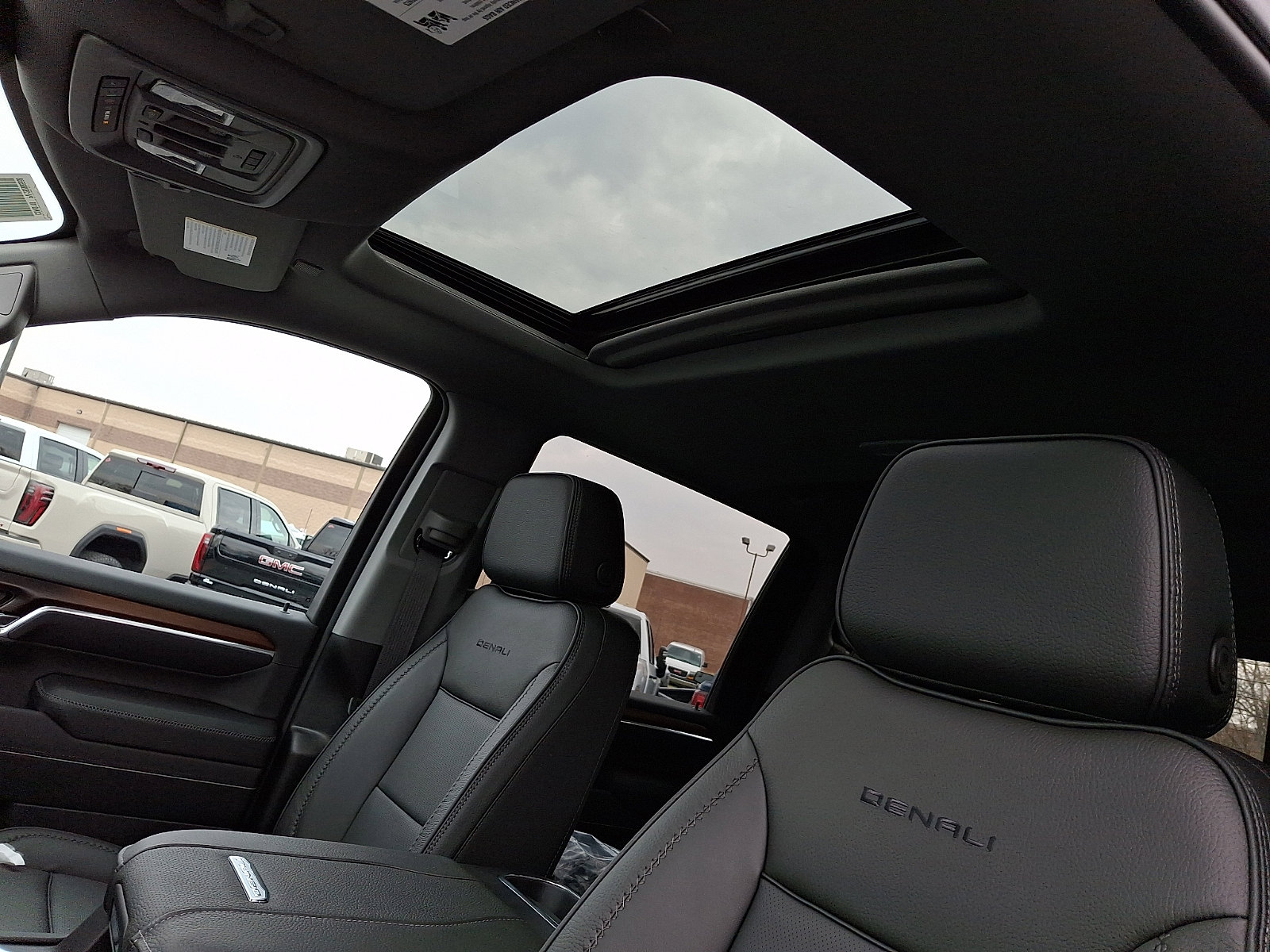 New 2026 GMC Sierra 3500 Denali w/ Denali Reserve Package image 14