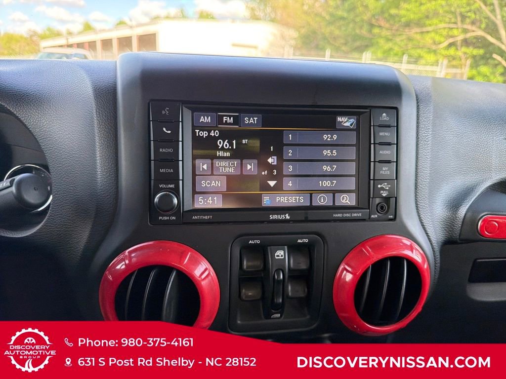 Used 2017 Jeep Wrangler Unlimited Sahara w/ Connectivity Group image 14