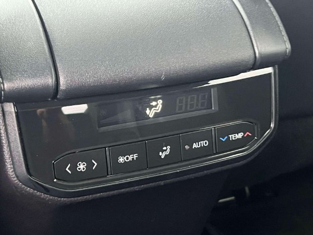 Used 2026 Toyota Highlander XLE AWD/4WD image 18