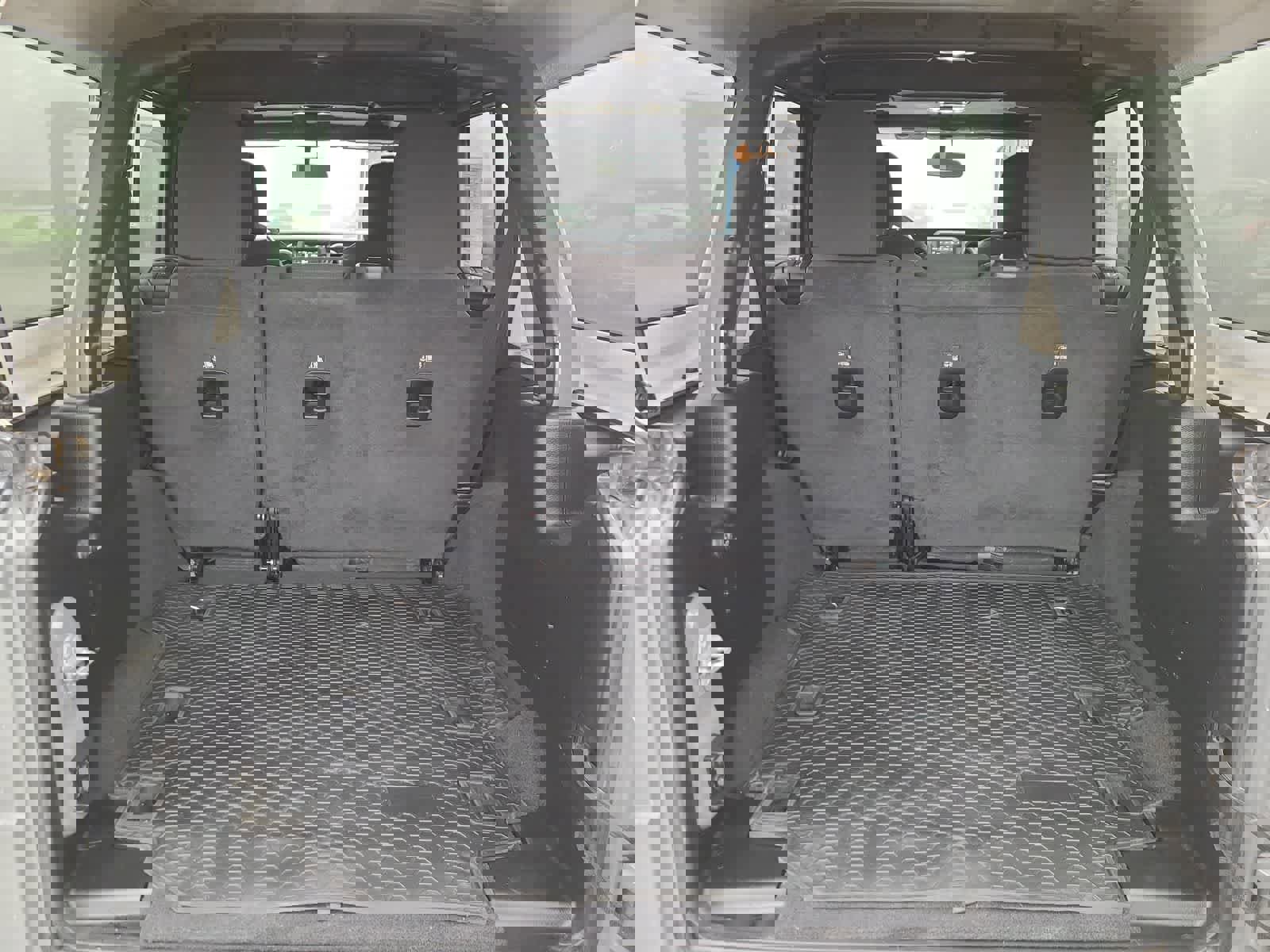 Used 2021 Jeep Wrangler Unlimited Sport image 27