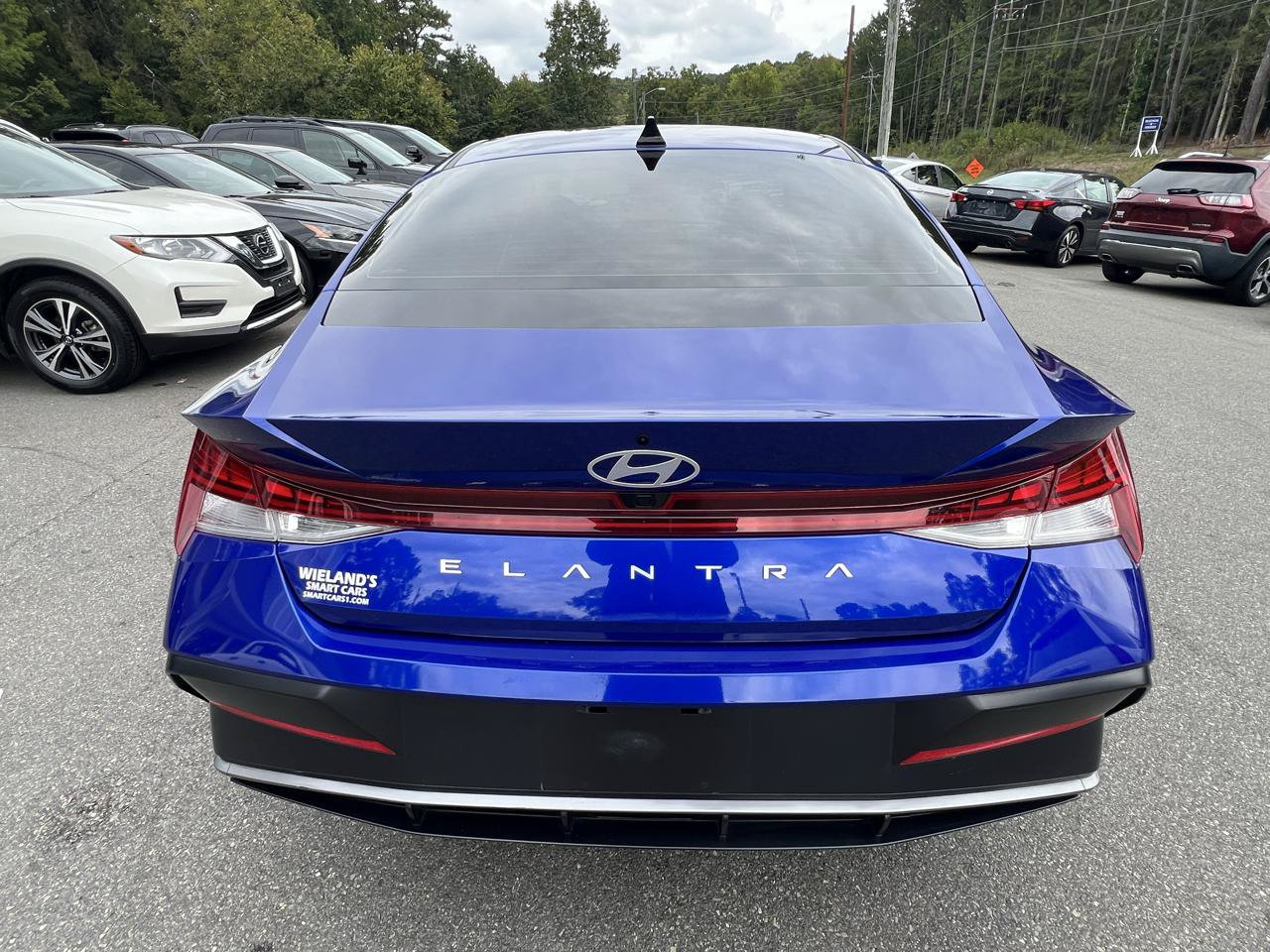 Used 2024 Hyundai Elantra SEL w/ Convenience Package FWD image 2