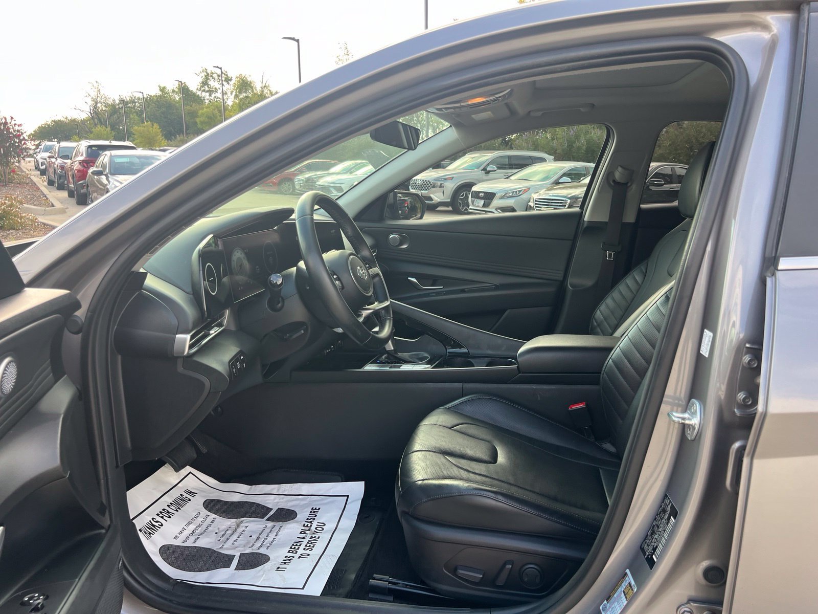 Used 2022 Hyundai Elantra Limited FWD image 21