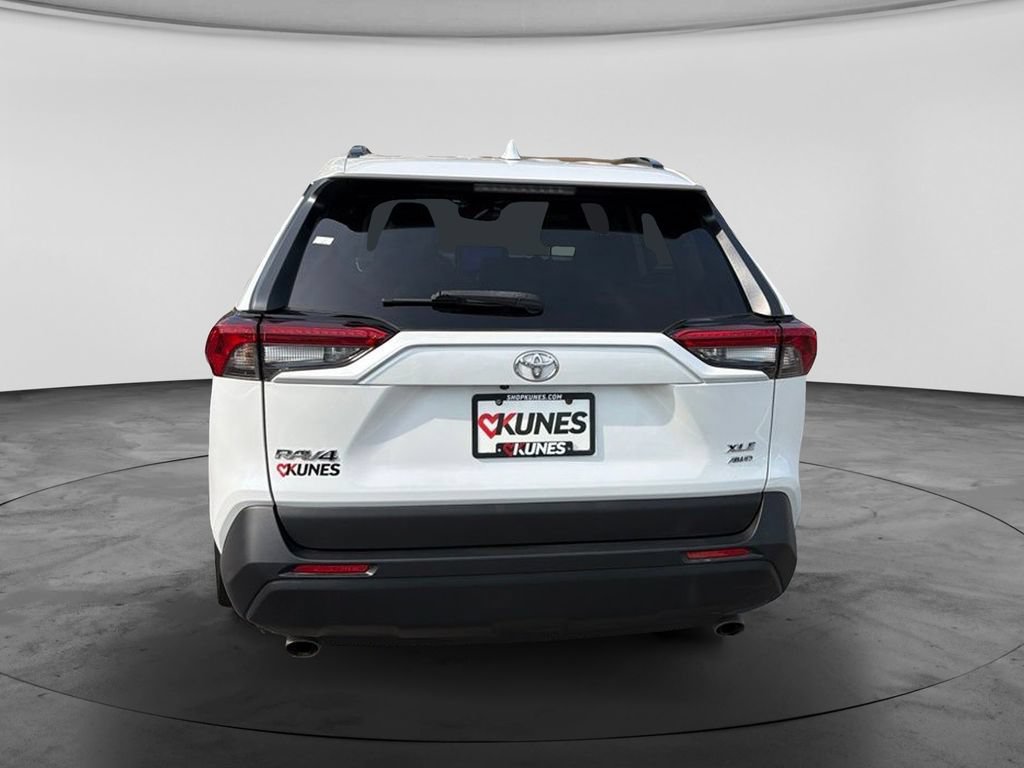 Used 2023 Toyota RAV4 XLE Premium AWD/4WD image 8