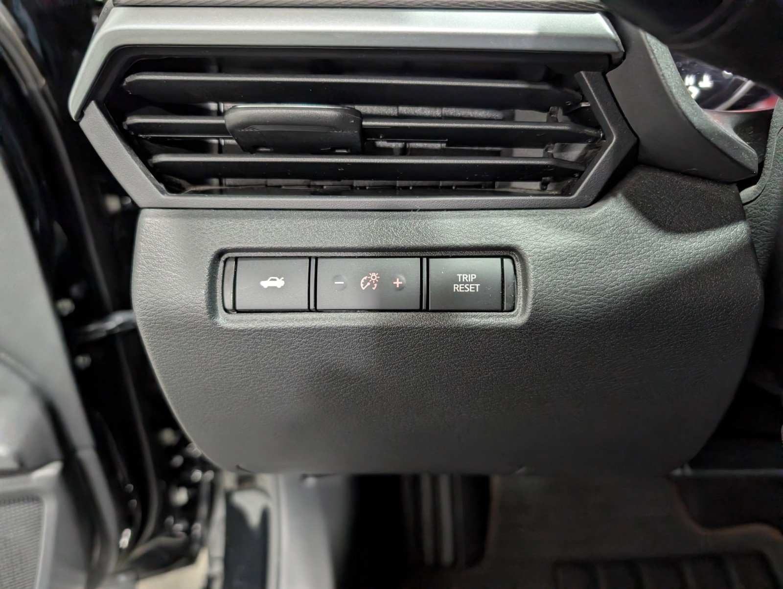 Used 2025 Nissan Altima 2.5 SR image 19