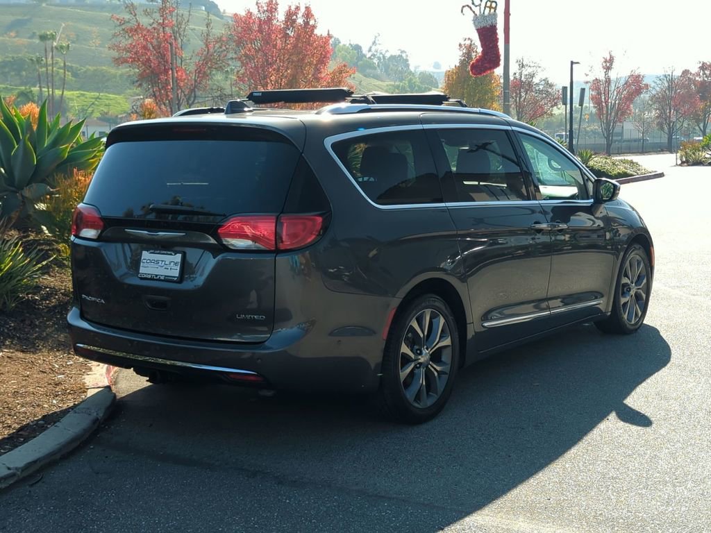 Certified 2019 Chrysler Pacifica Limited w/ Tire & Wheel Group image 5