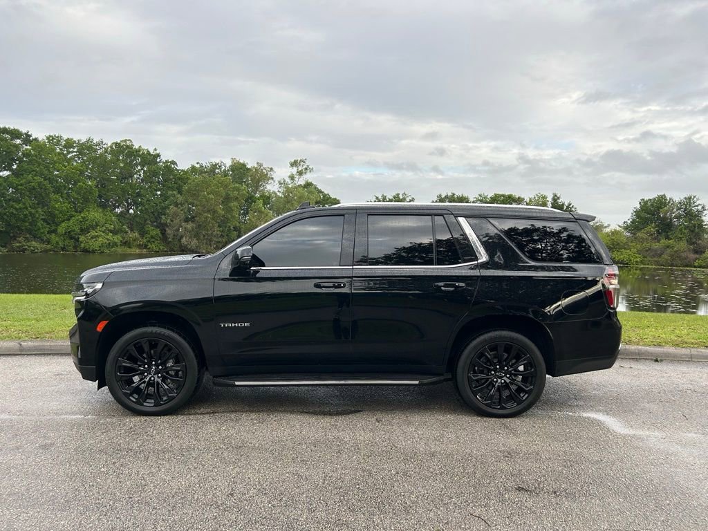 Used 2024 Chevrolet Tahoe LT w/ Luxury Package RWD image 2