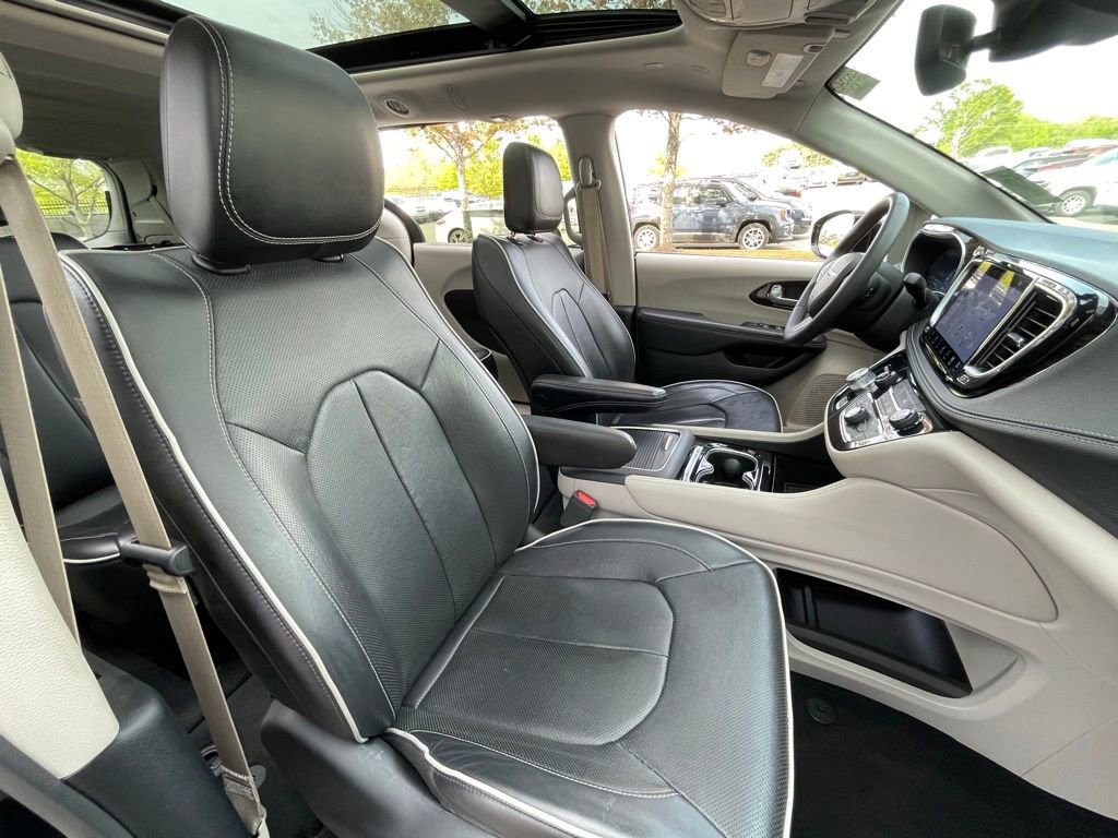 Used 2024 Chrysler Pacifica Limited image 33