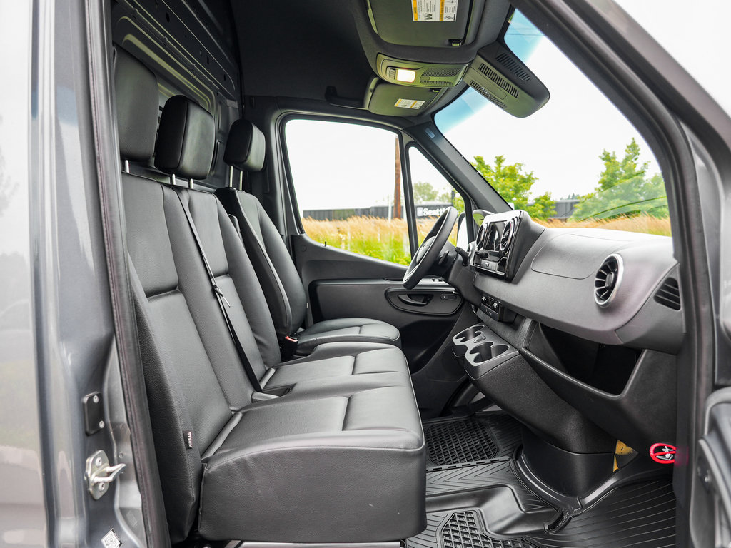 Used 2022 Mercedes-Benz Sprinter 2500 image 19