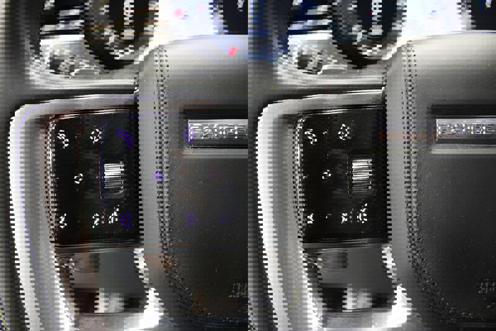 Used 2023 Land Rover Range Rover SE image 23