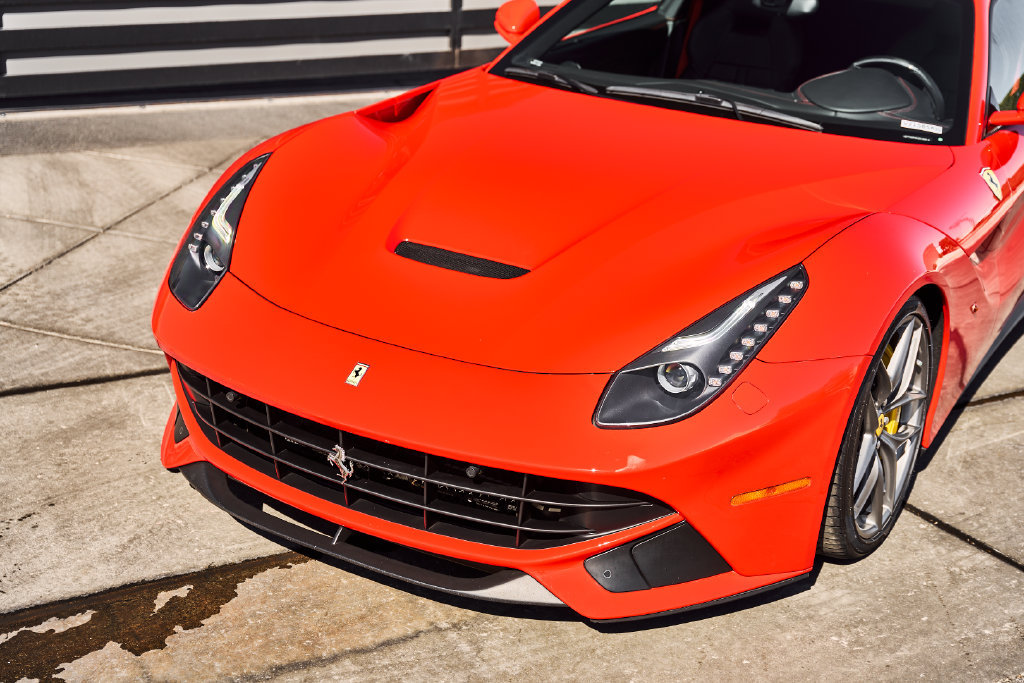 Used 2016 Ferrari F12 Berlinetta RWD image 5