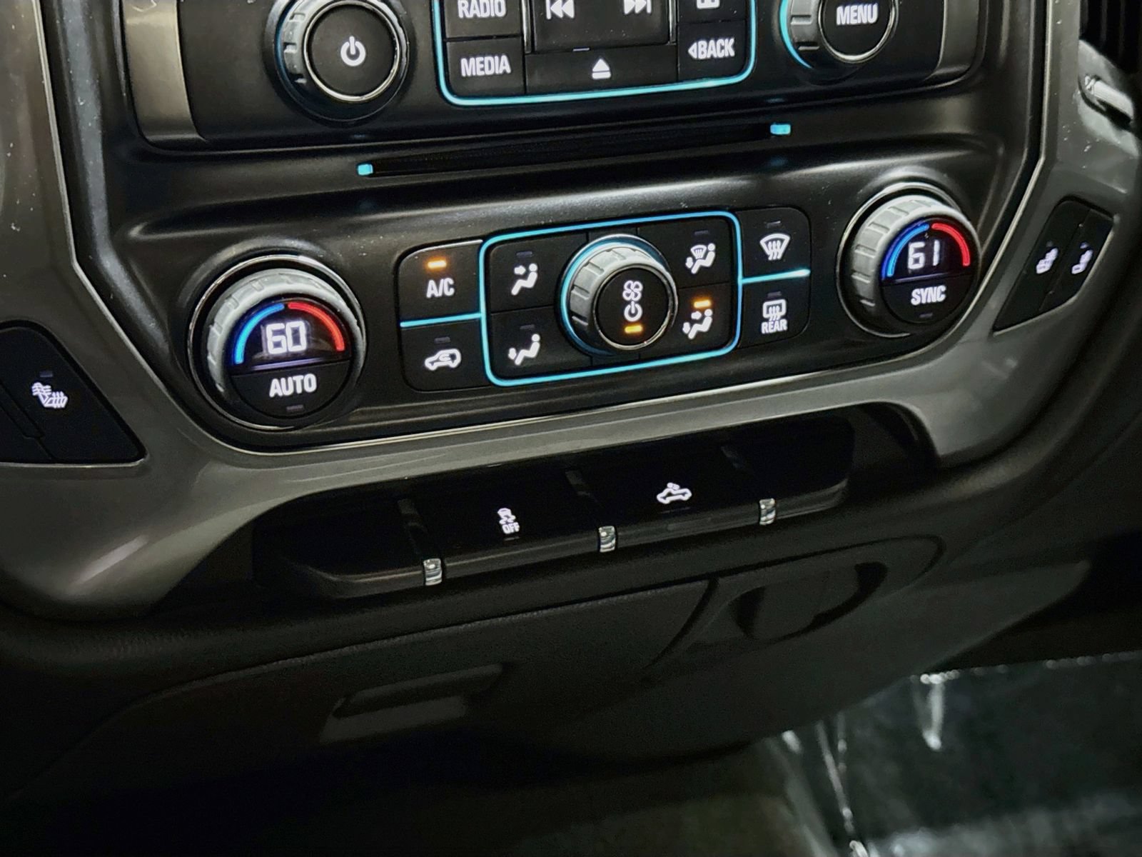 Used 2017 Chevrolet Silverado 1500 LT w/ All Star Edition AWD/4WD image 19