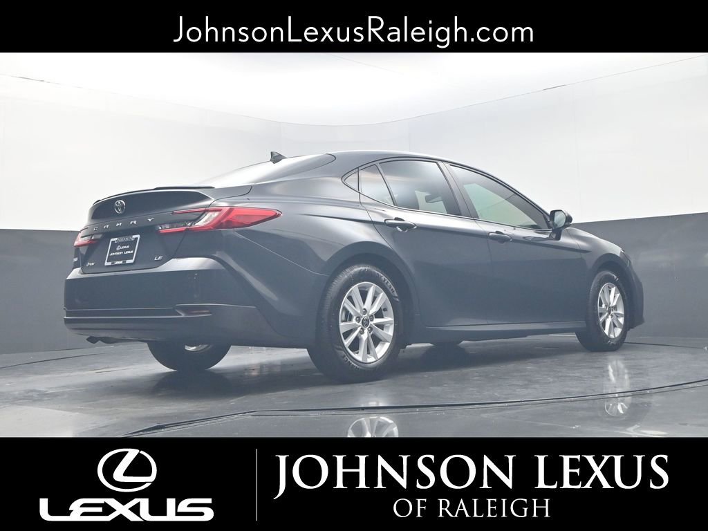 Used 2025 Toyota Camry Hybrid image 21