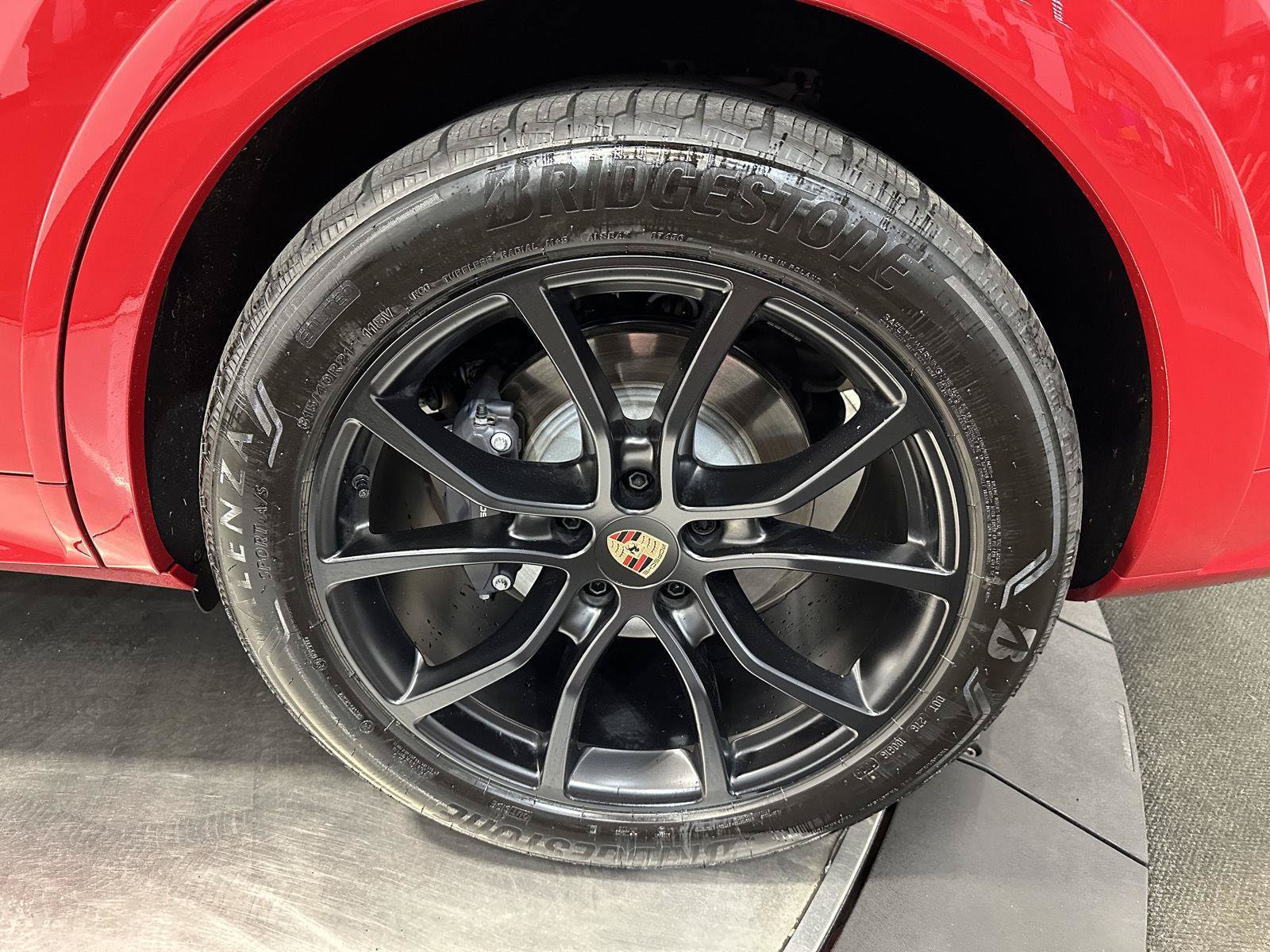 Certified 2026 Porsche Cayenne Coupe AWD/4WD image 12
