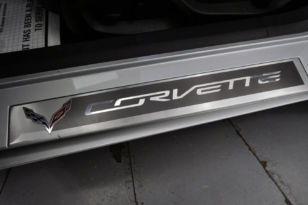 Used 2019 Chevrolet Corvette Stingray Coupe w/ 1LT RWD image 17