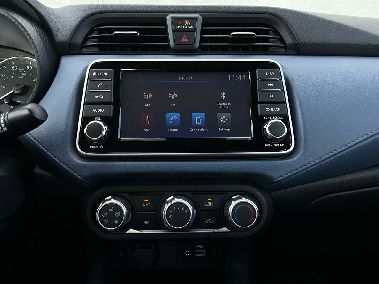 Used 2025 Nissan Versa SV image 24