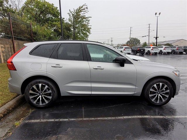 Used 2025 Volvo XC60 B5 Plus image 5