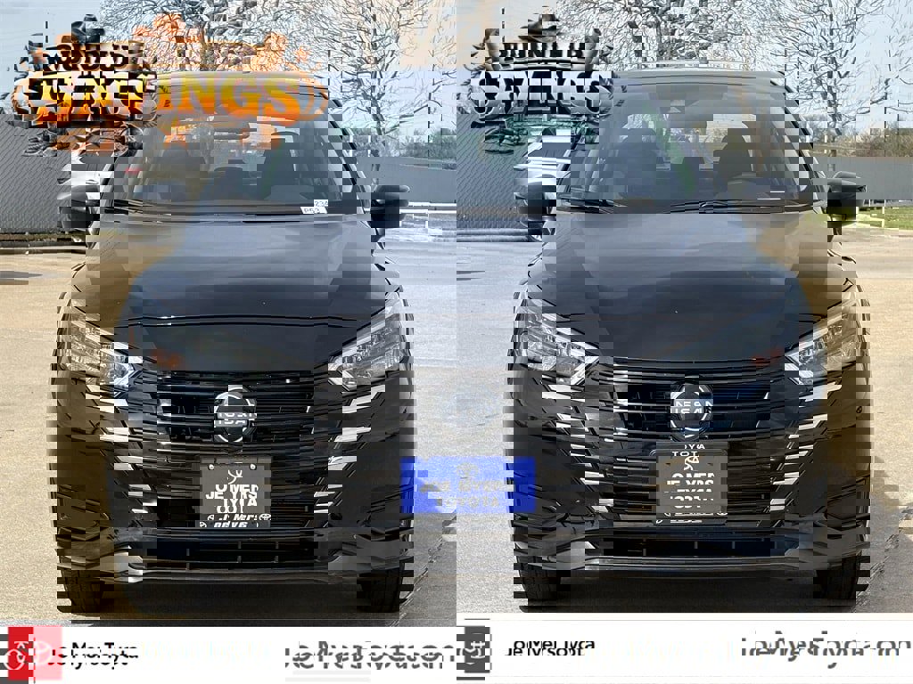 Used 2025 Nissan Versa SV image 3