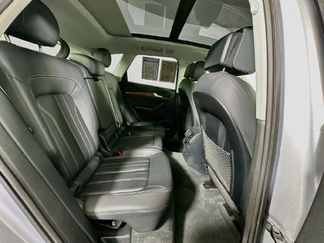 Used 2023 Audi Q5 2.0T Premium Plus w/ Premium Plus Package AWD/4WD image 30
