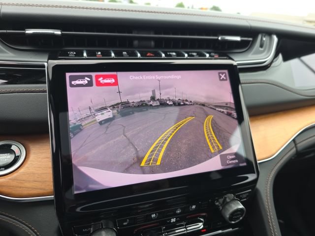 Used 2025 Jeep Grand Cherokee L Summit AWD/4WD image 31