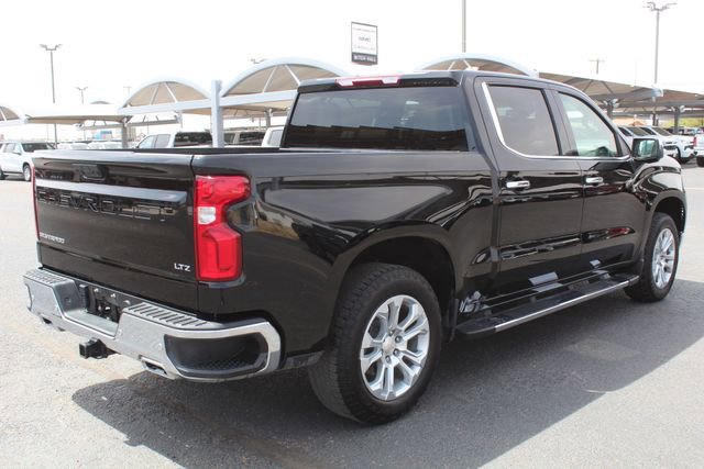 Used 2024 Chevrolet Silverado 1500 LTZ w/ Z71 Off-Road Package AWD/4WD image 3