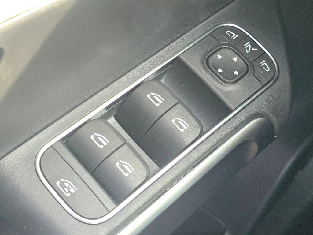 New 2026 Mercedes-Benz GLB 250 4MATIC image 25