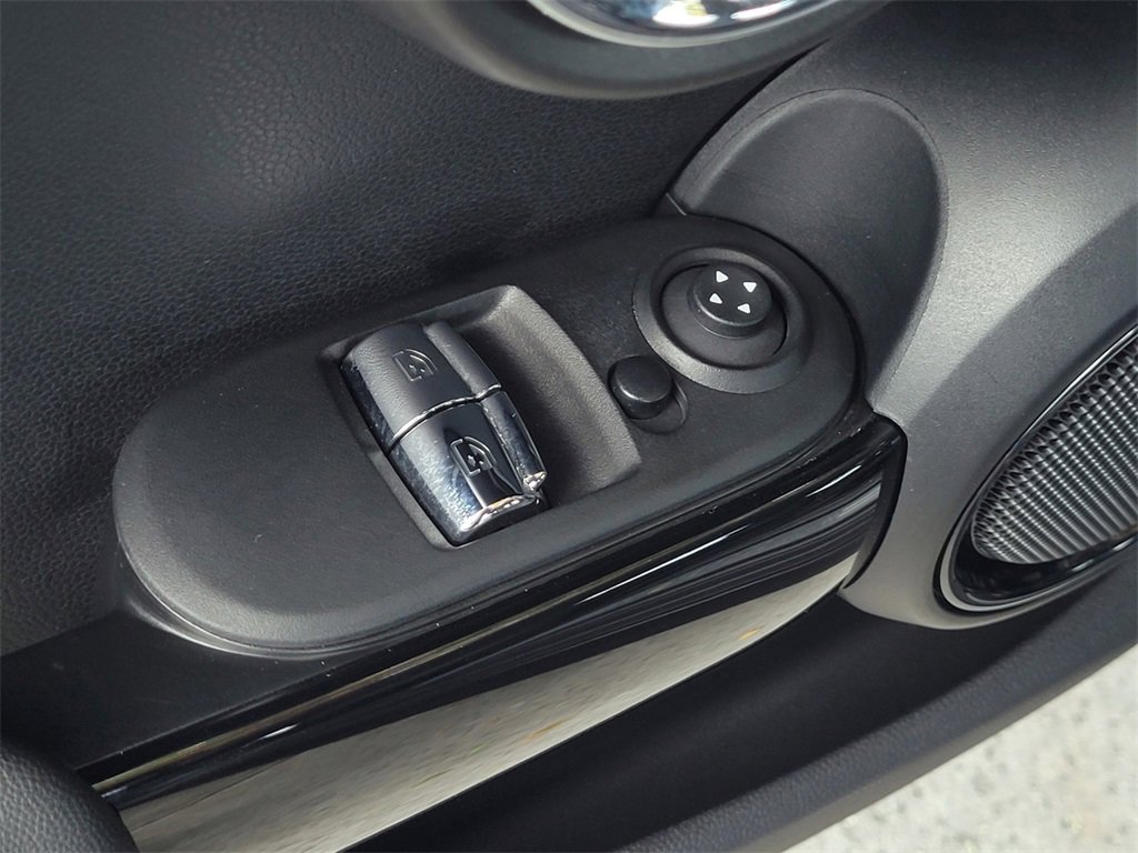 Used 2023 MINI Cooper SE image 13