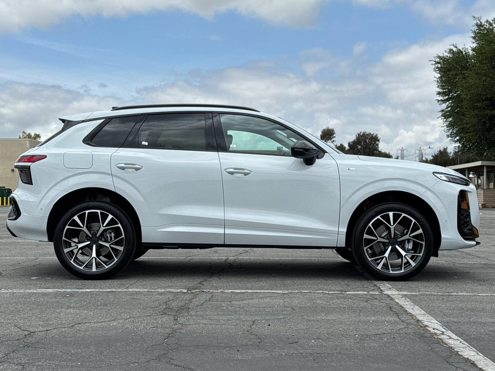 New 2026 Audi Q3 quattro 2.0T AWD/4WD image 3