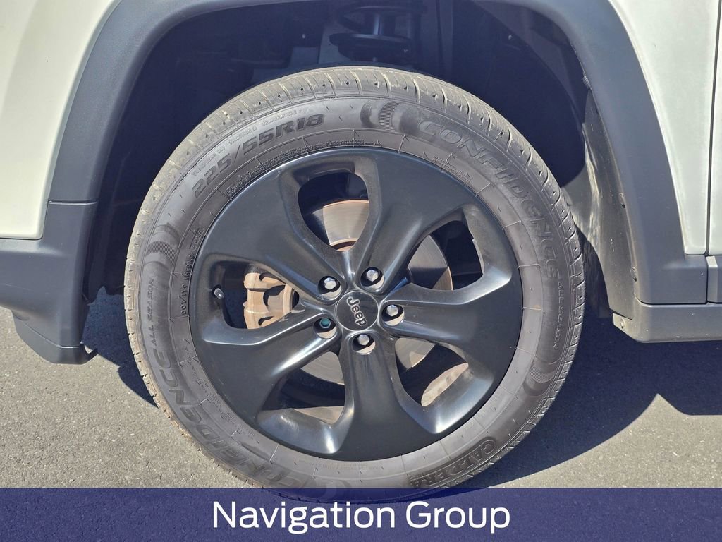 Used 2018 Jeep Compass Latitude w/ Popular Equipment Group AWD/4WD image 9