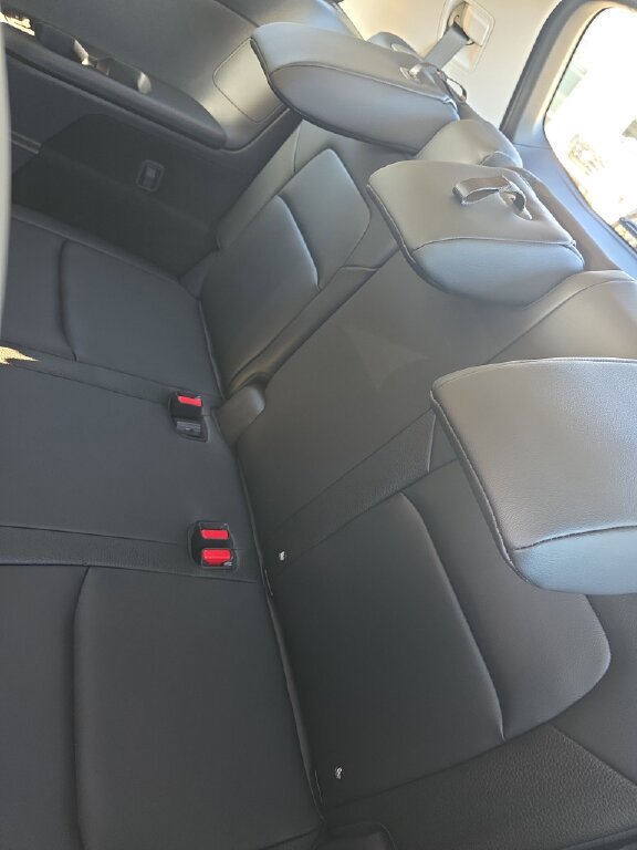 New 2025 Nissan Pathfinder SL image 3