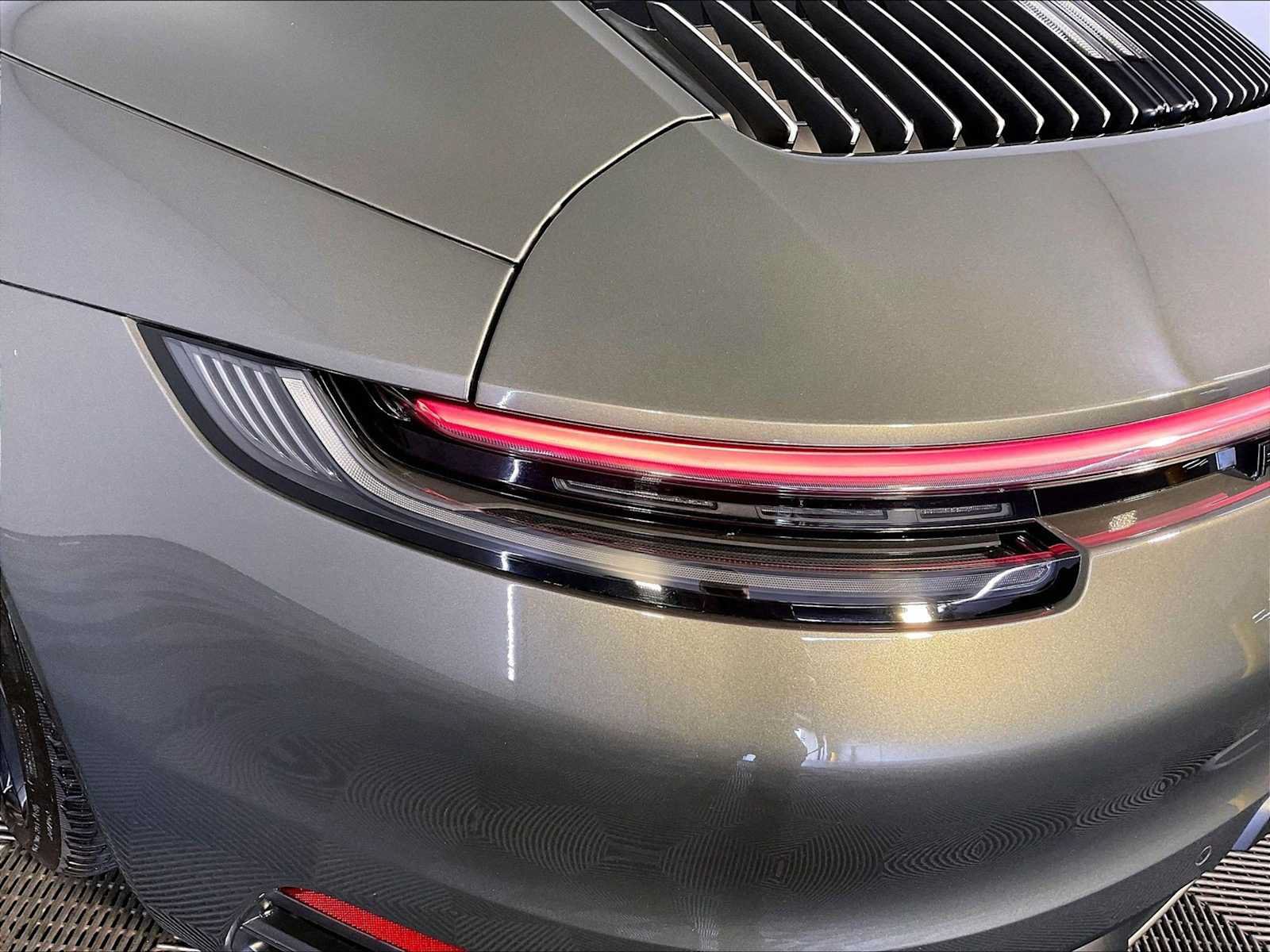 Certified 2021 Porsche 911 Targa 4S AWD/4WD image 30