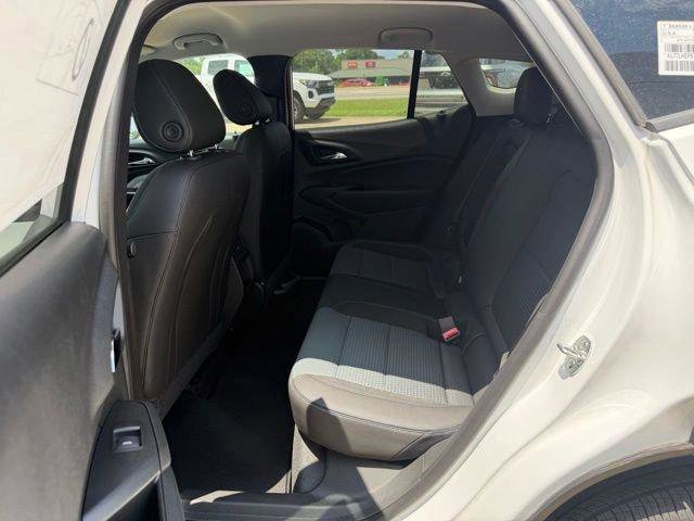 New 2026 Chevrolet Trax LT w/ LT Convenience Package FWD image 7