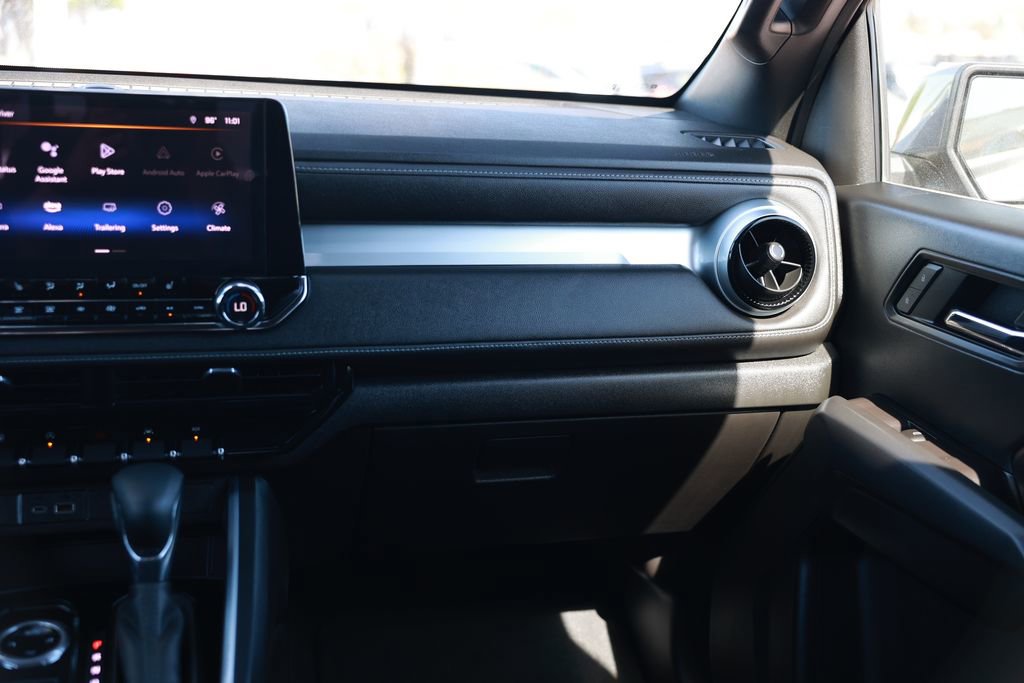 Used 2023 Chevrolet Colorado LT w/ LT Convenience Package II image 28