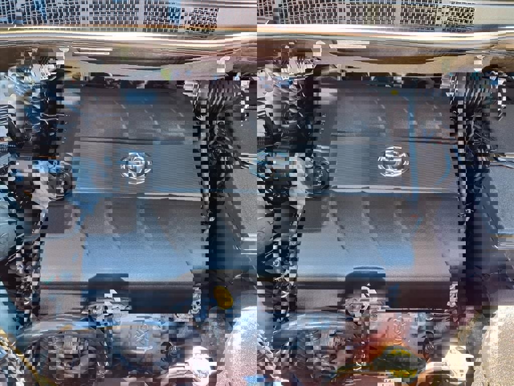 Used 2016 Toyota Sienna L image 18