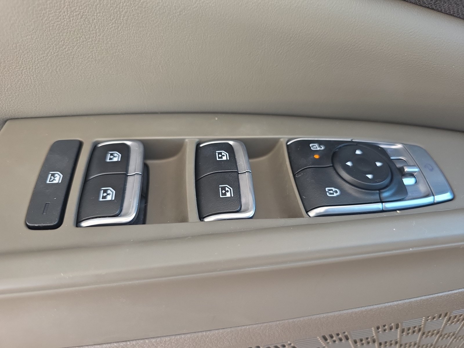 Used 2026 Kia Carnival EX FWD image 26