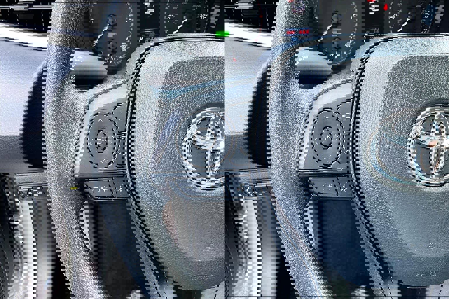 Used 2023 Toyota Corolla LE image 23