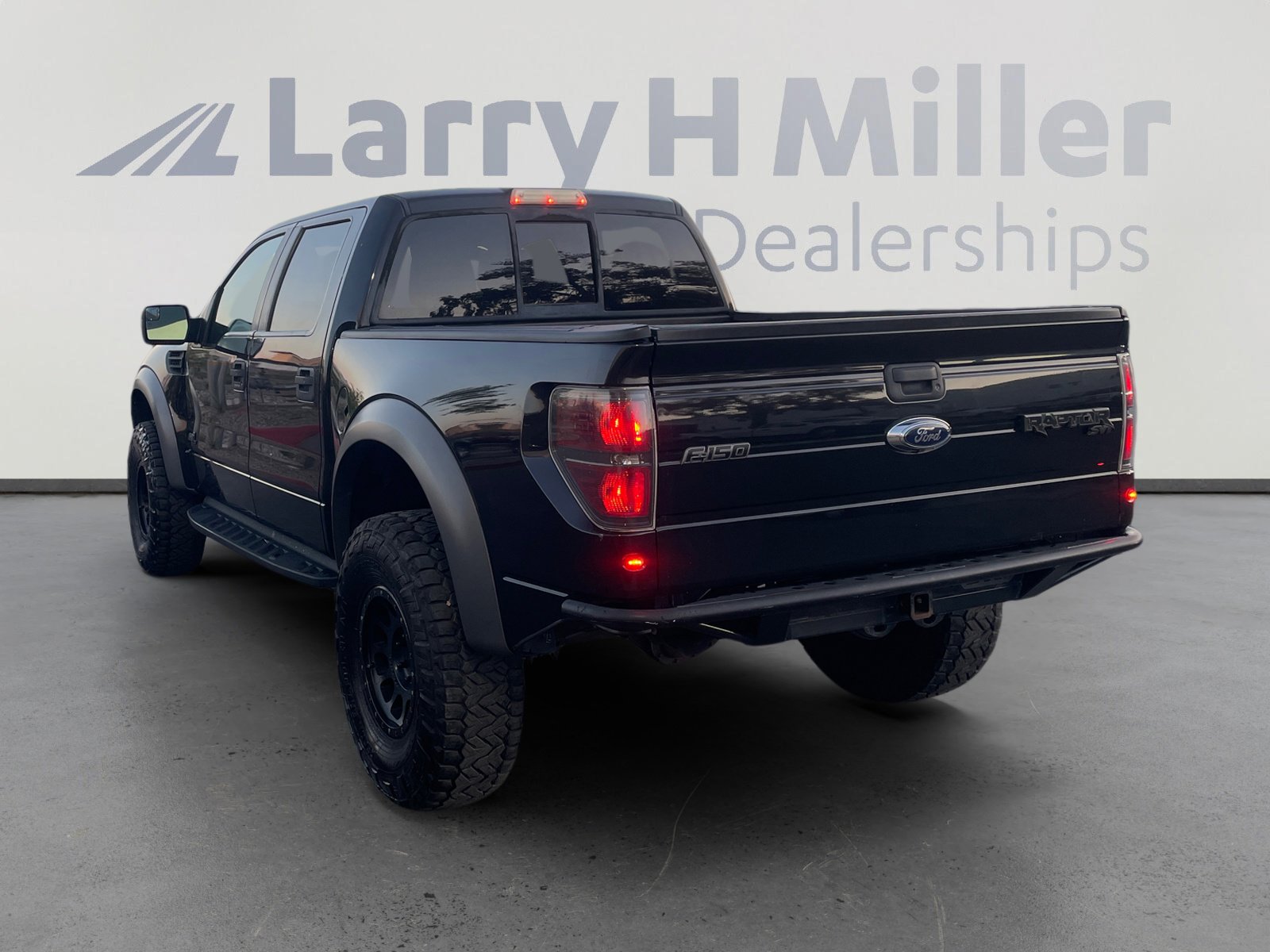 Used 2014 Ford F150 Raptor w/ Equipment Group 801A Luxury AWD/4WD image 3