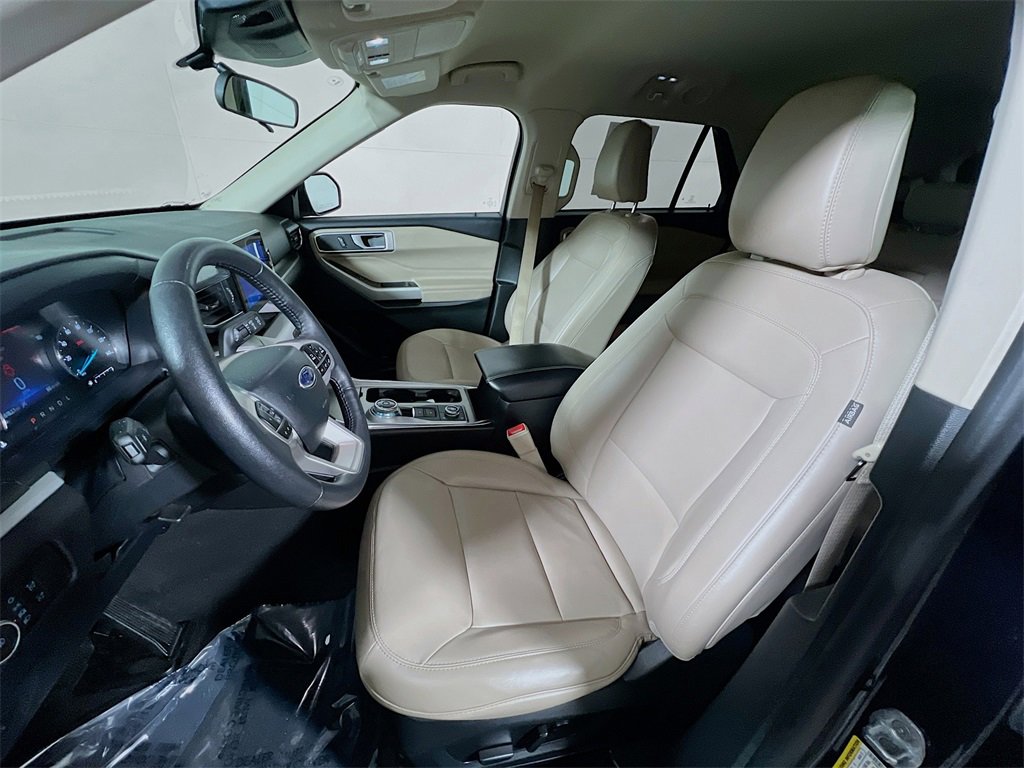 Used 2024 Ford Explorer XLT w/ Equipment Group 202A image 19