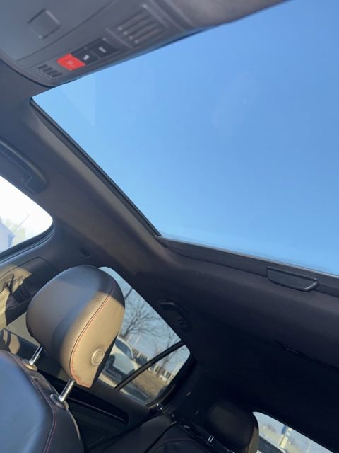 Used 2016 Volkswagen Golf S image 4