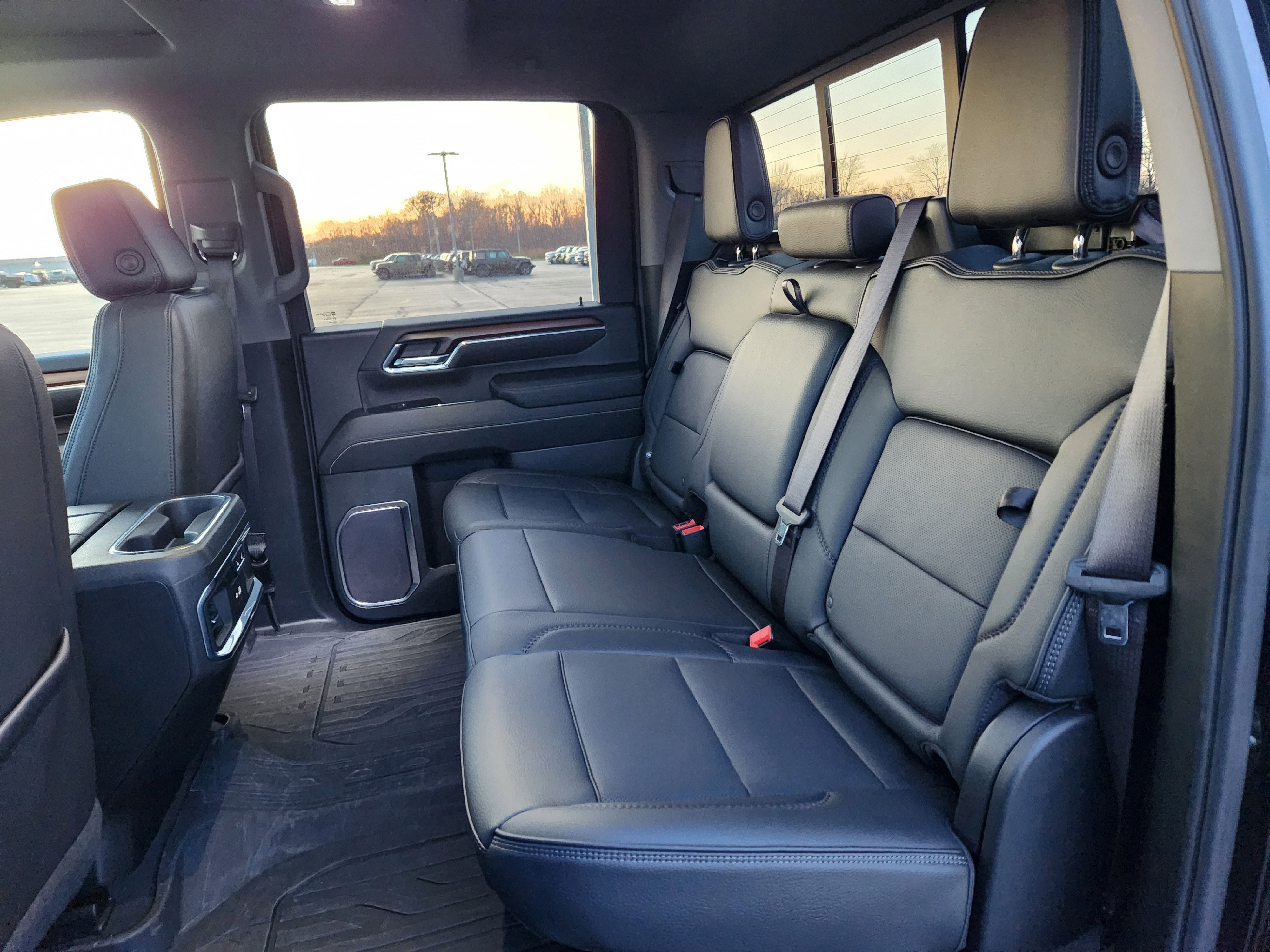 Used 2024 GMC Sierra 2500 Denali w/ Denali Reserve Package image 11