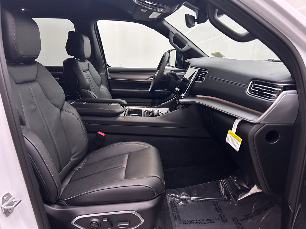 New 2026 Jeep Grand Wagoneer L 4WD image 18