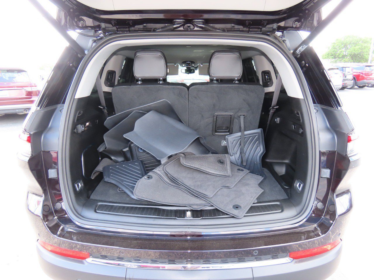 Used 2022 Jeep Grand Cherokee L Limited image 12