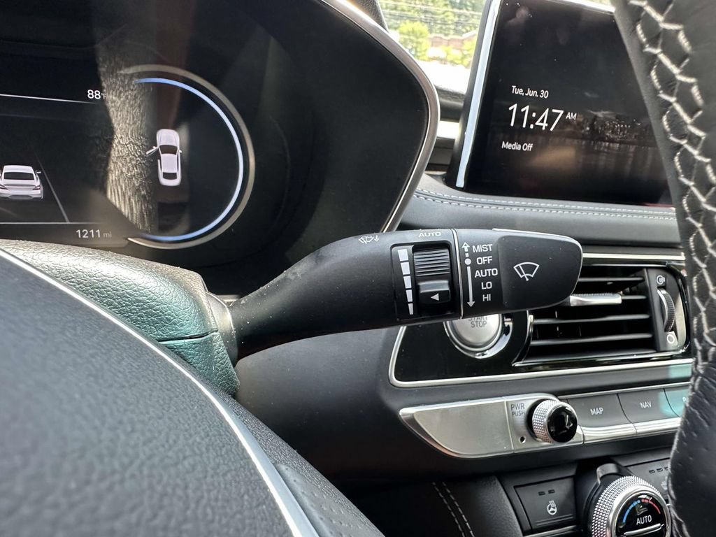 Used 2023 Genesis G70 3.3T AWD/4WD image 29