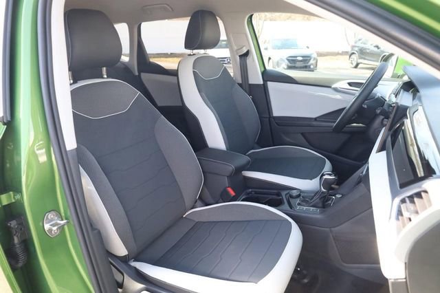New 2026 Volkswagen Taos SE image 20
