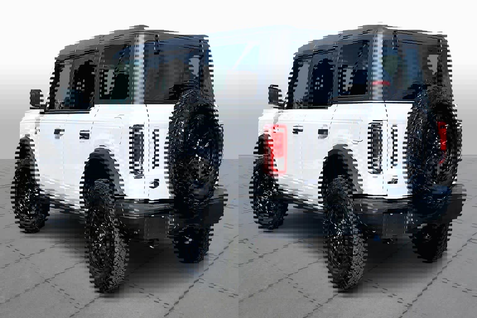 Used 2024 Ford Bronco Black Diamond image 12