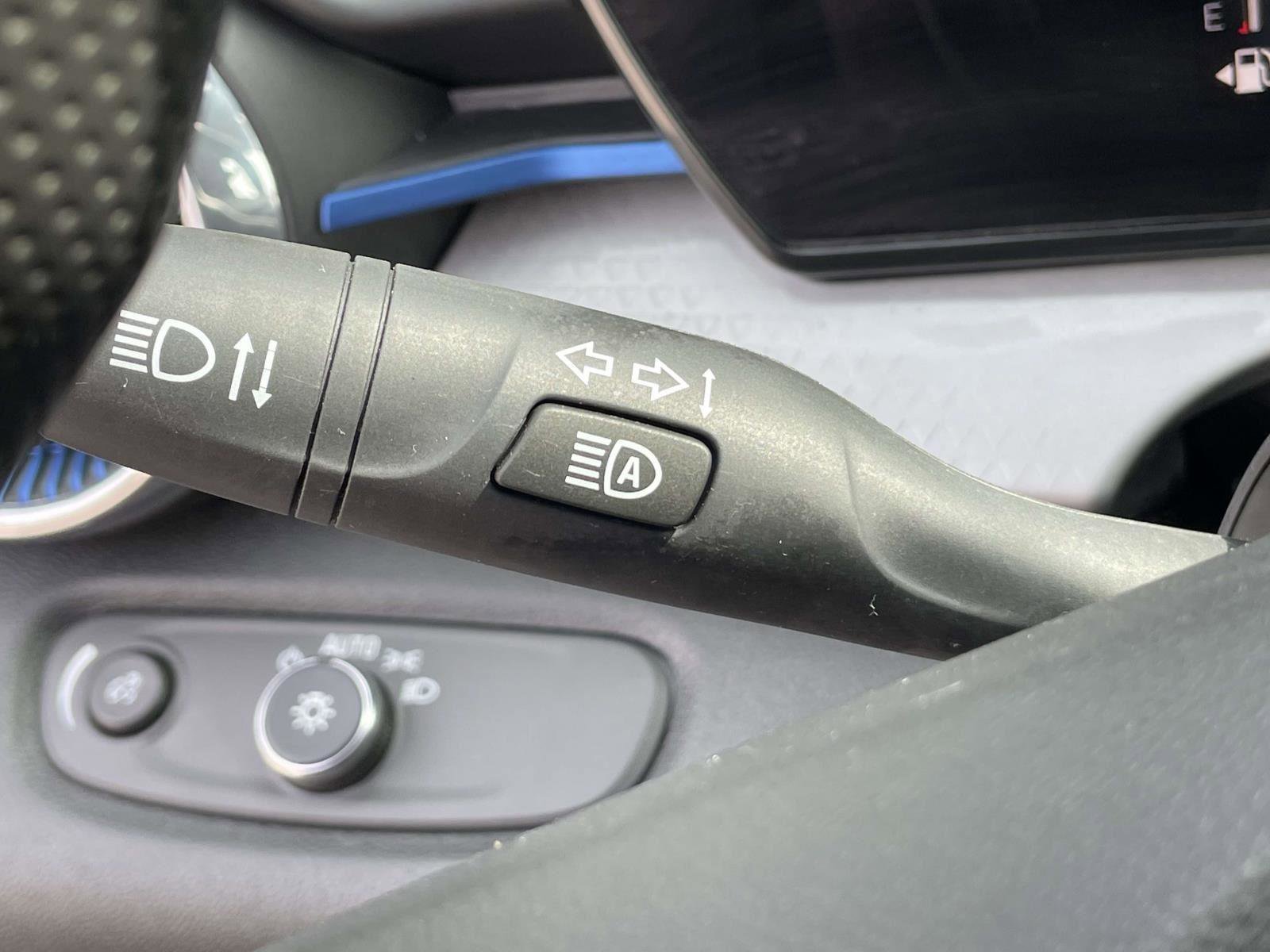 Used 2024 Chevrolet Trax LT FWD image 19