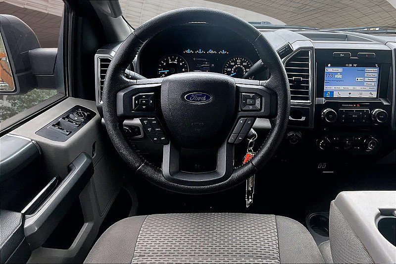 Used 2016 Ford F150 XLT w/ Equipment Group 302A Luxury RWD image 4