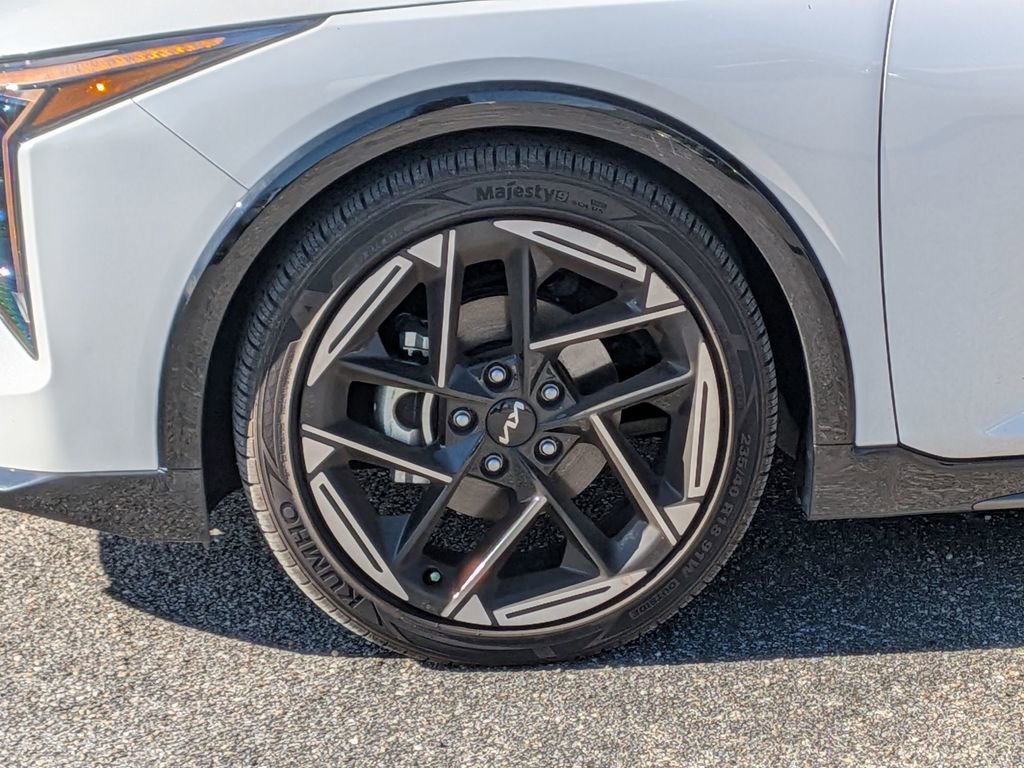 Used 2025 Kia K4 GT-Line w/ GT-Line Premium Package image 12