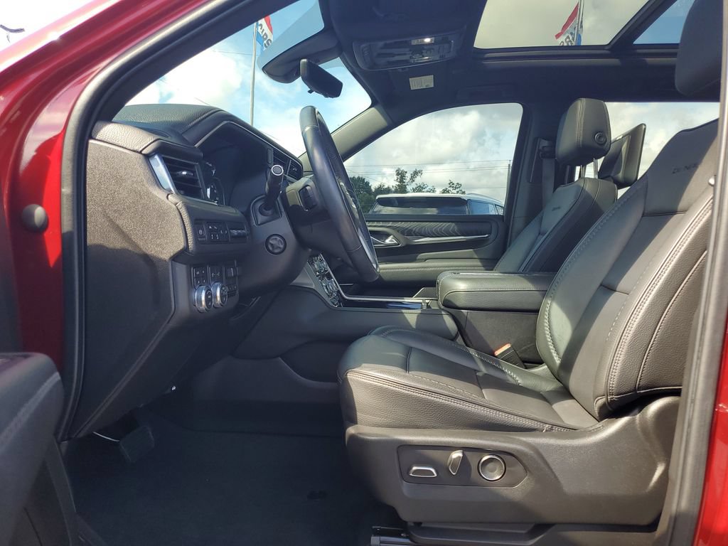 Used 2021 GMC Yukon XL Denali w/ Denali Ultimate Package AWD/4WD image 5