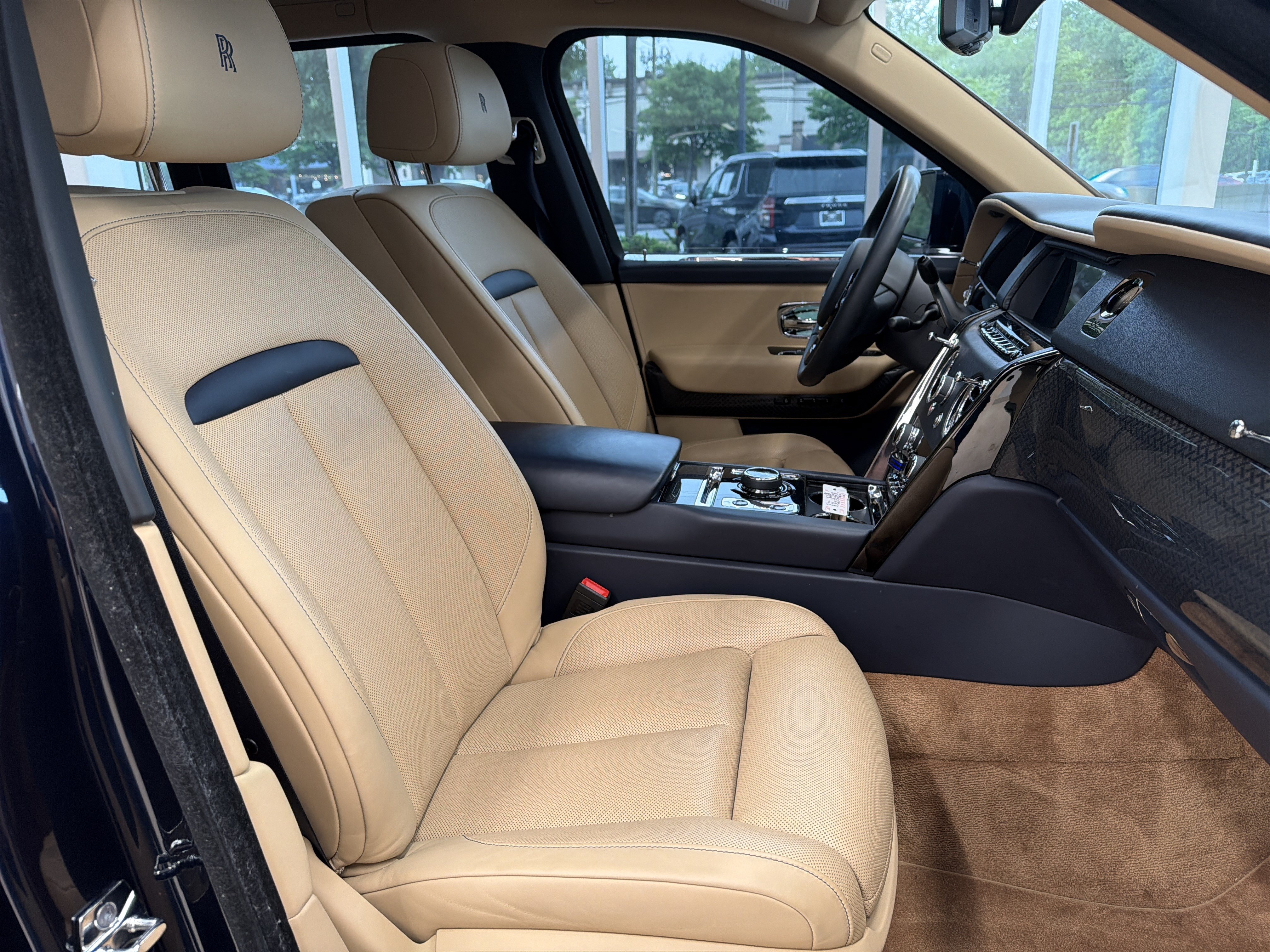 Certified 2024 Rolls-Royce Cullinan Black Badge AWD/4WD image 2