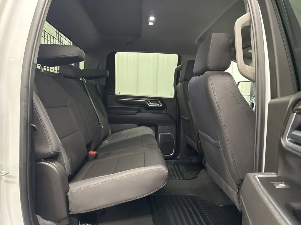Used 2025 Chevrolet Silverado 2500 LT w/ Convenience Package image 17